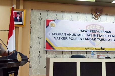 Kapolsek Kuala behe hadiri kegaiatan Penyusunan Laporan Akuntabilitas instansi Pemerintah (LKIP) diaula Polres landak