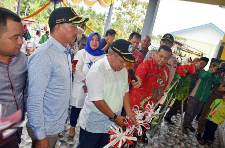 Bupati Kubu Raya Resmikan Kantor Desa Jeruju Besar dan Launching Wisata Equator Park